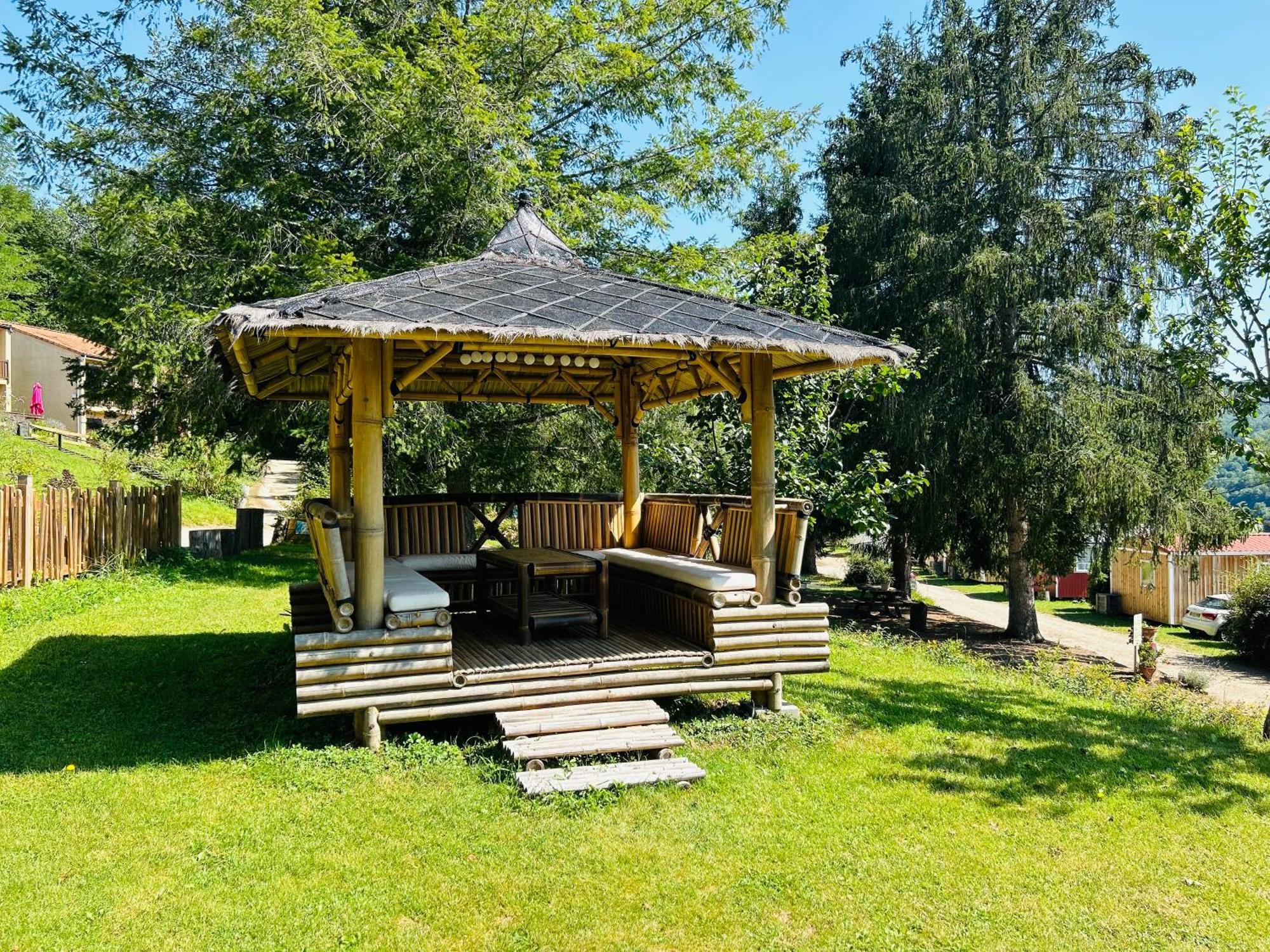 Camping-Gites Au Songe Du Valier Seix Exterior foto